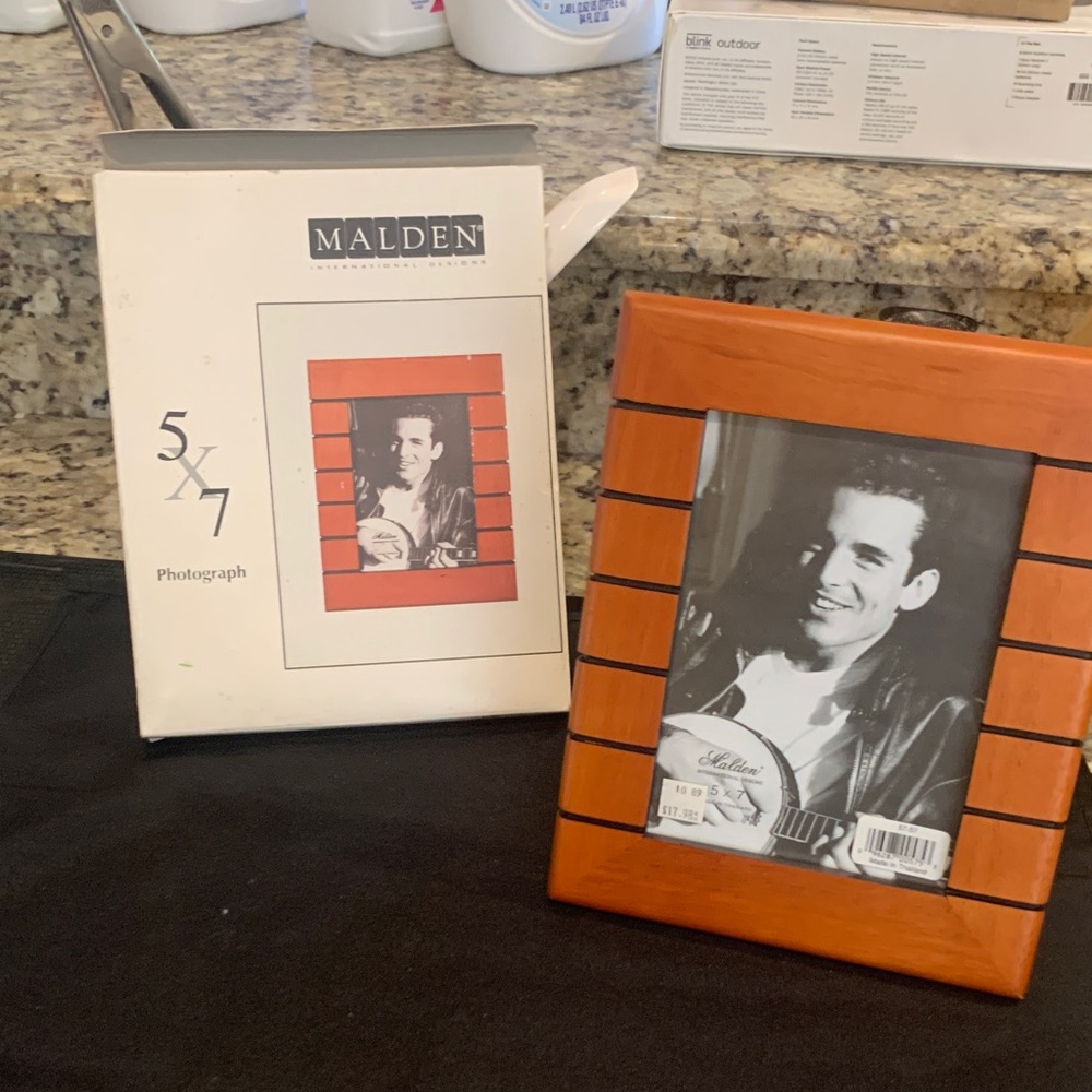 Malden Vibrant brown with black accents Picture Frame
